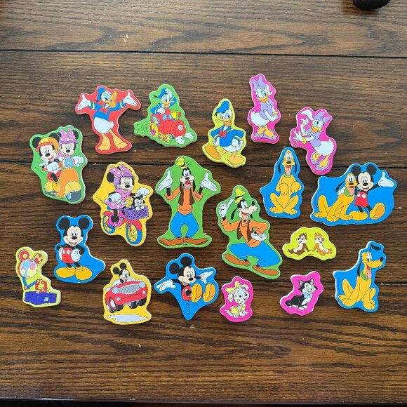 Melissa & Doug Disney Mickey Mouse 19 Wooden Character Magnets in Box - Picture 4 of 6